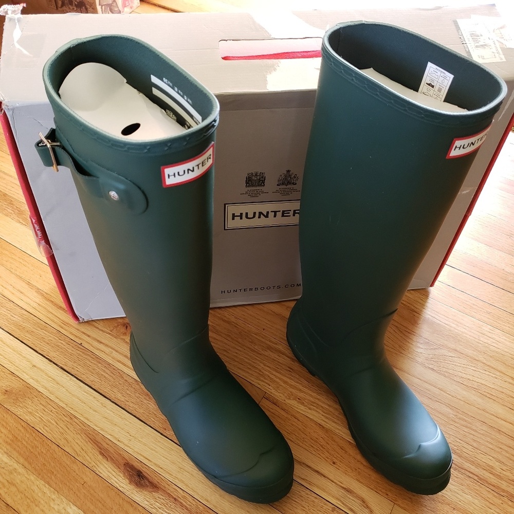 NWB Hunter Boots - Tall Size 8 (Hunter Green)